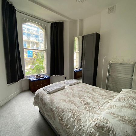 Bustling Western Apartment London Exterior foto