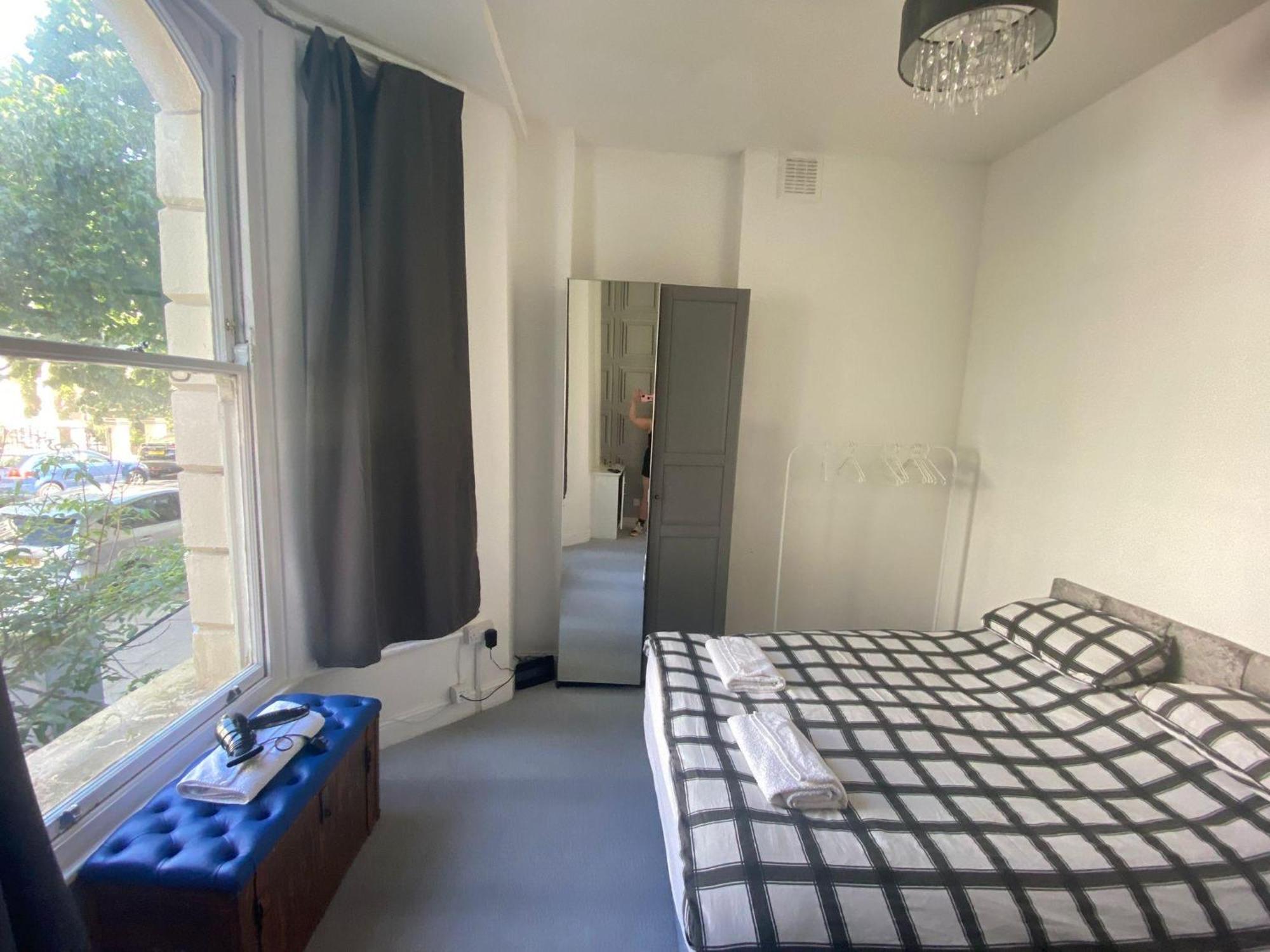 Bustling Western Apartment London Exterior foto